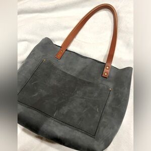 Portland Leather Medium Classic Tote